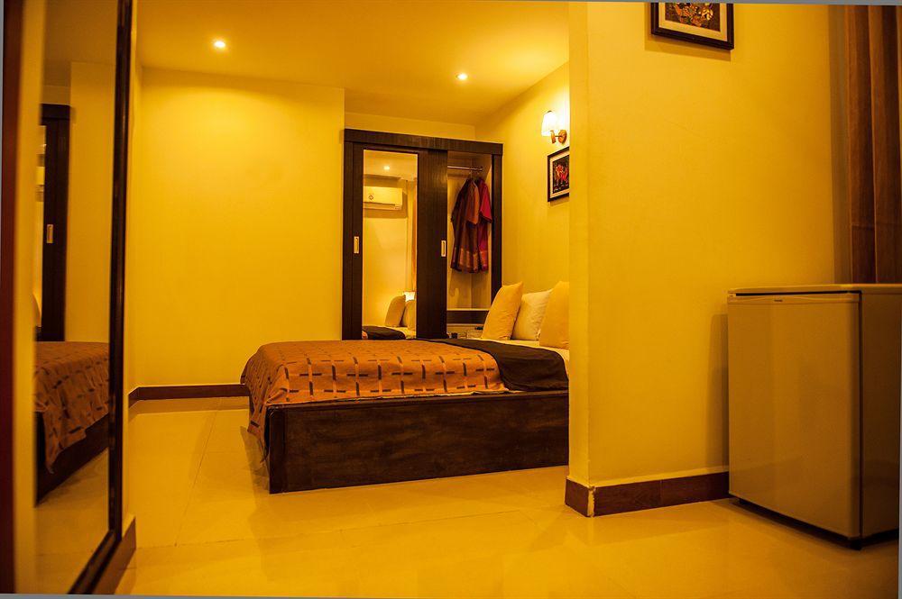 One Up - Banana Hotel Phnom Penh Extérieur photo