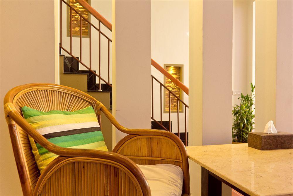 One Up - Banana Hotel Phnom Penh Extérieur photo