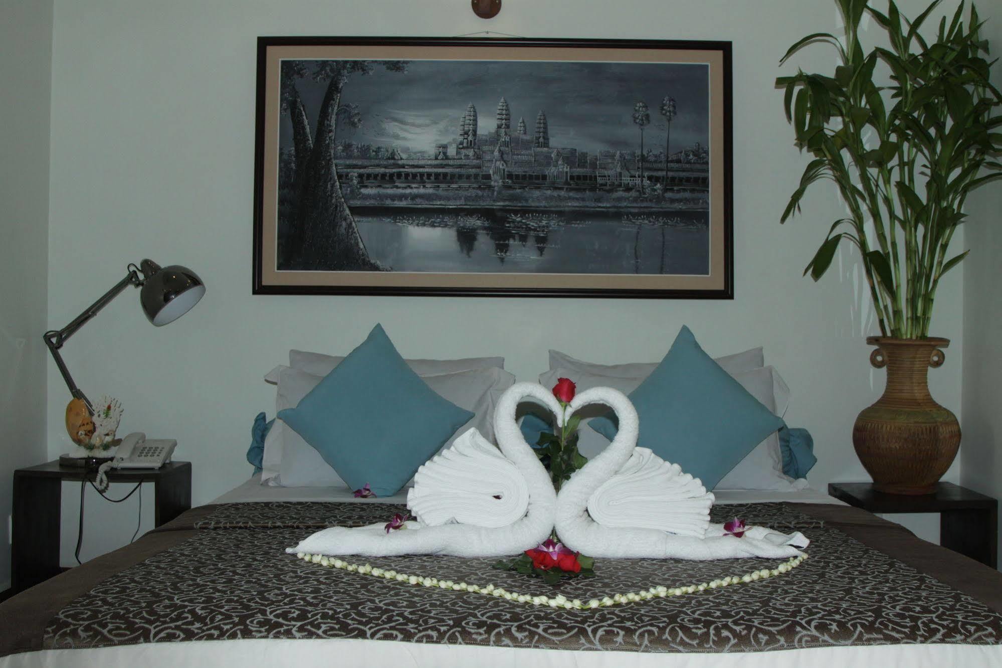 One Up - Banana Hotel Phnom Penh Extérieur photo