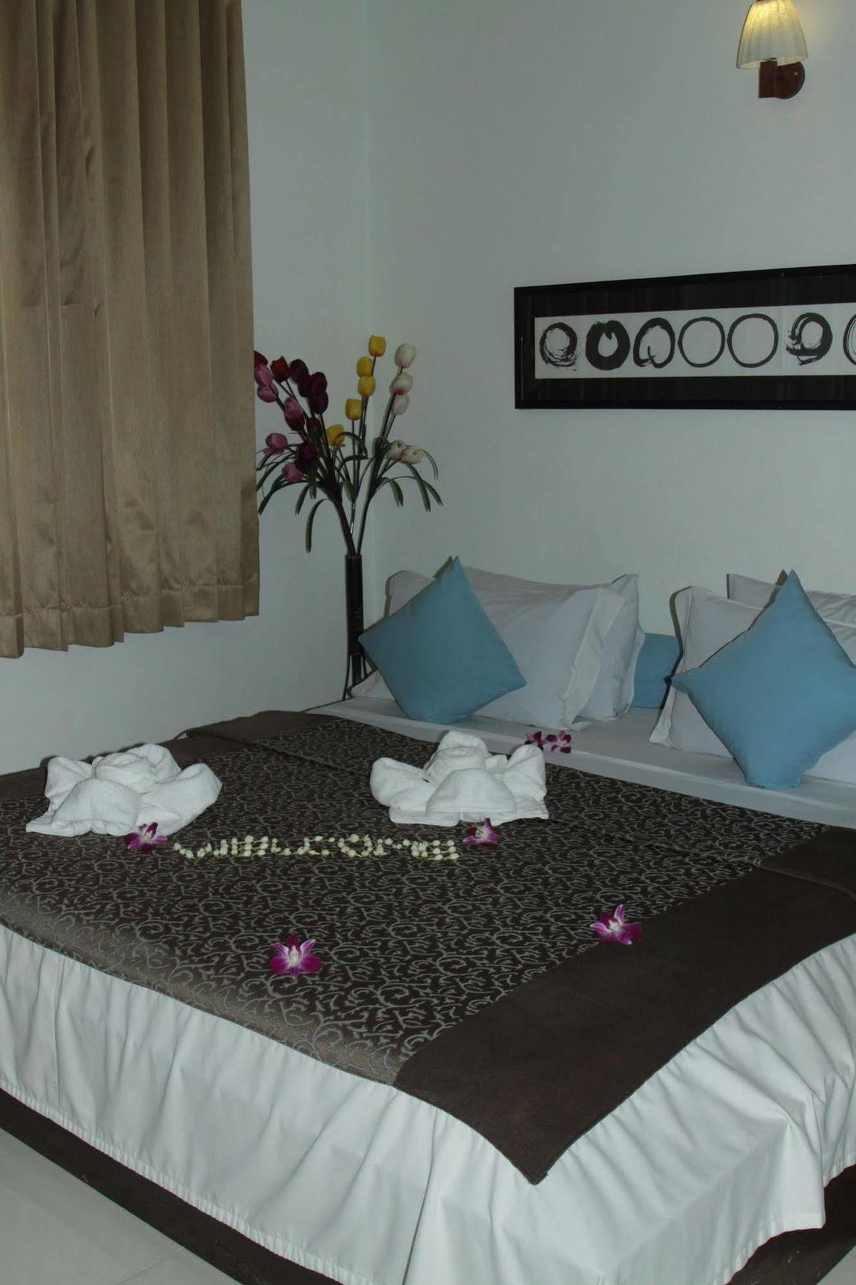 One Up - Banana Hotel Phnom Penh Extérieur photo
