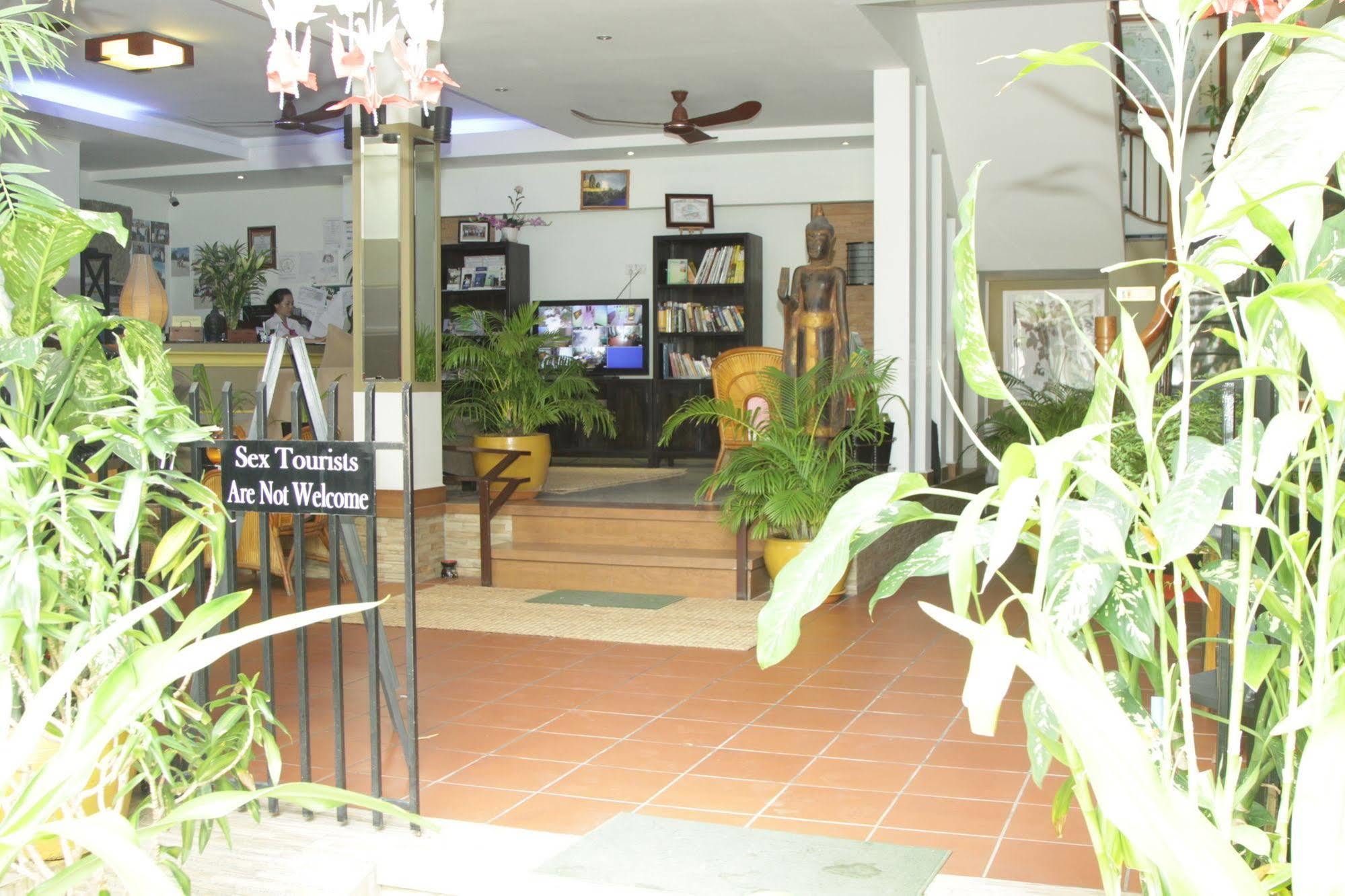 One Up - Banana Hotel Phnom Penh Extérieur photo
