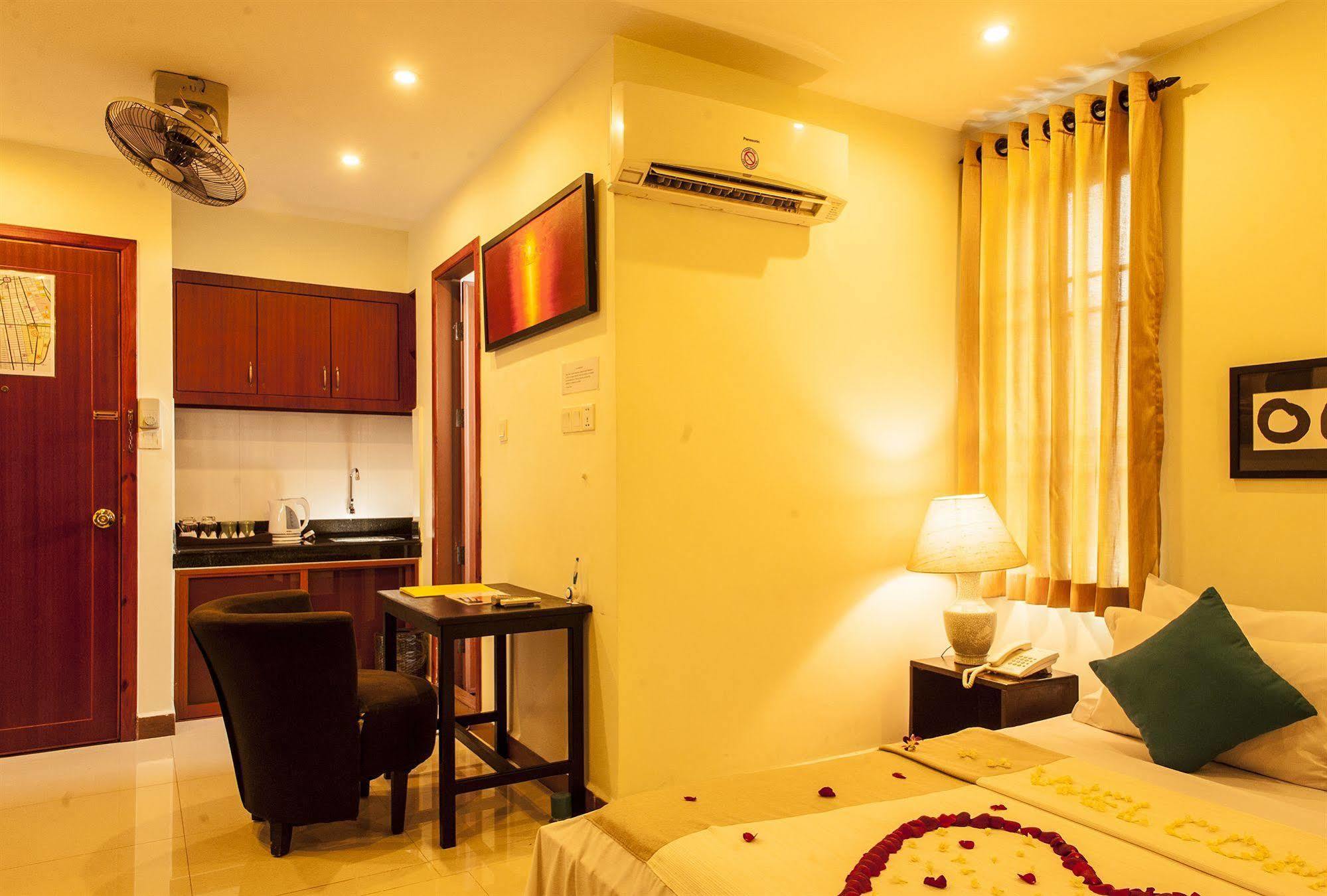 One Up - Banana Hotel Phnom Penh Extérieur photo