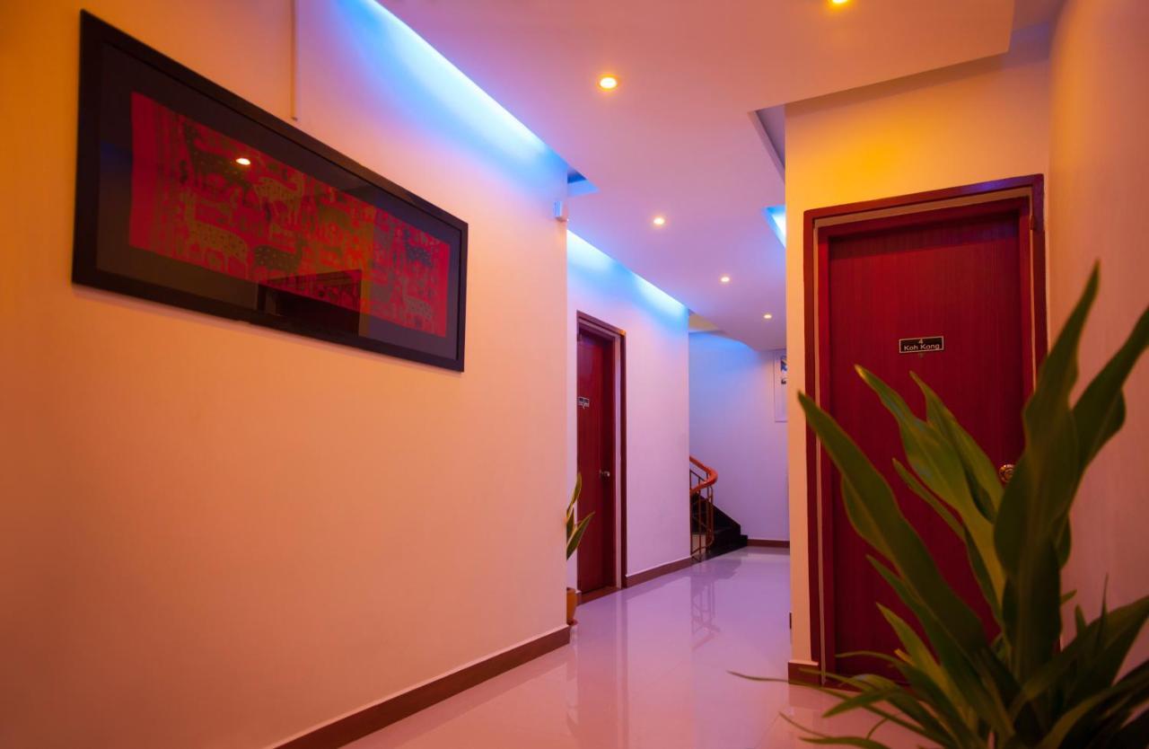 One Up - Banana Hotel Phnom Penh Extérieur photo