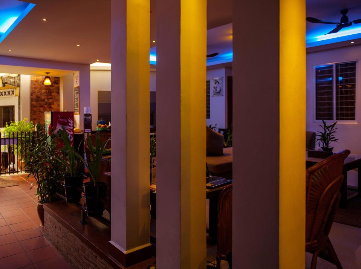 One Up - Banana Hotel Phnom Penh Extérieur photo